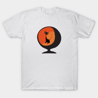 Retro Kitty Sitting in 50s Styled Chair T-Shirt